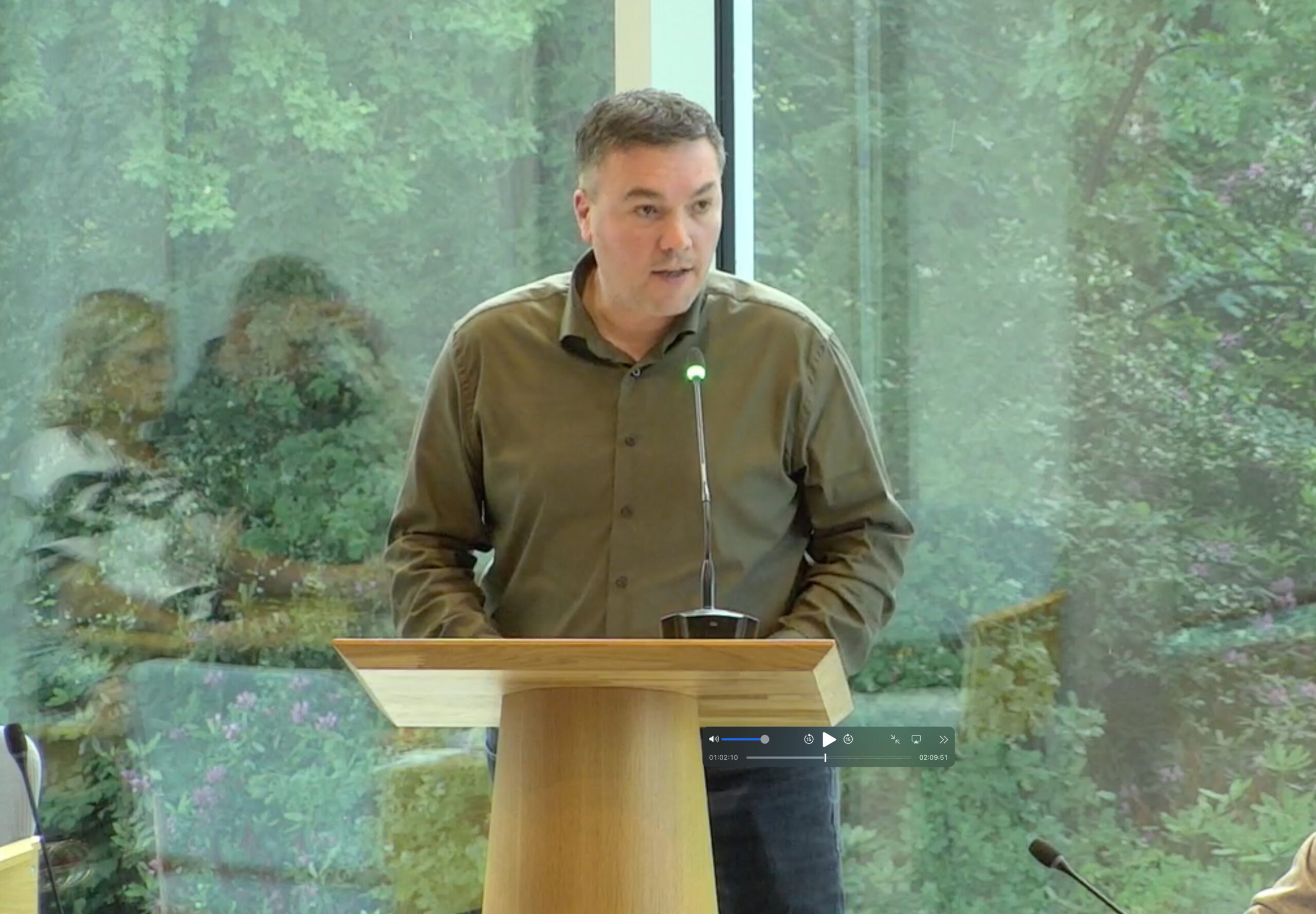 Fractievoorzitter Daan Jansen tijdens het debat over het Breed Raadsprogramma in de raad van Geldrop-Mierlo